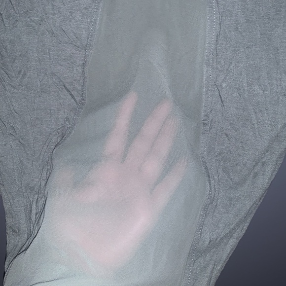 NWT green gap t-shirt! See through back material. - Picture 5 of 5